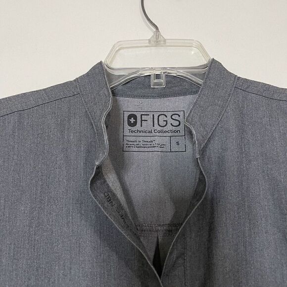 FIGS gray sleeveless technical scrub top size small - Picture 2 of 7